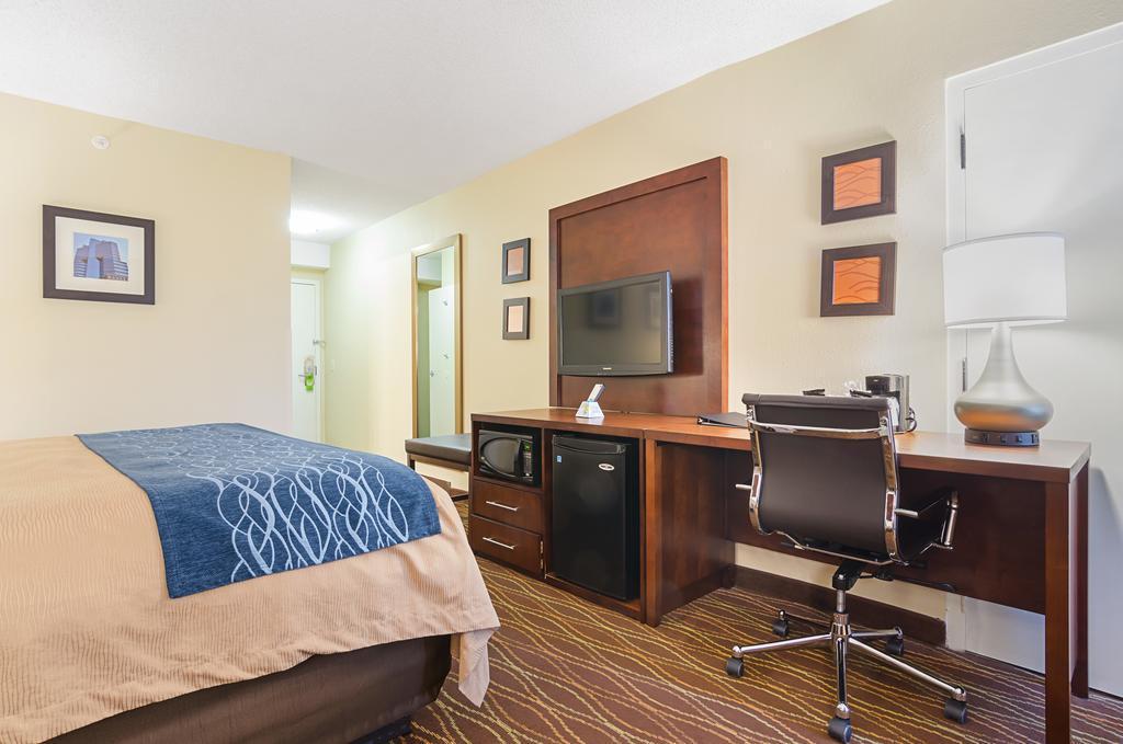 Comfort Inn & Suites Durham Near Duke University Экстерьер фото