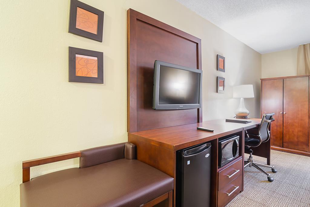 Comfort Inn & Suites Durham Near Duke University Экстерьер фото