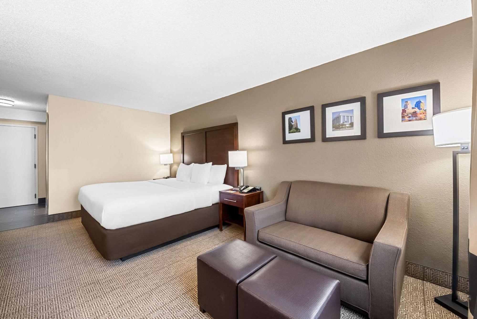 Comfort Inn & Suites Durham Near Duke University Экстерьер фото