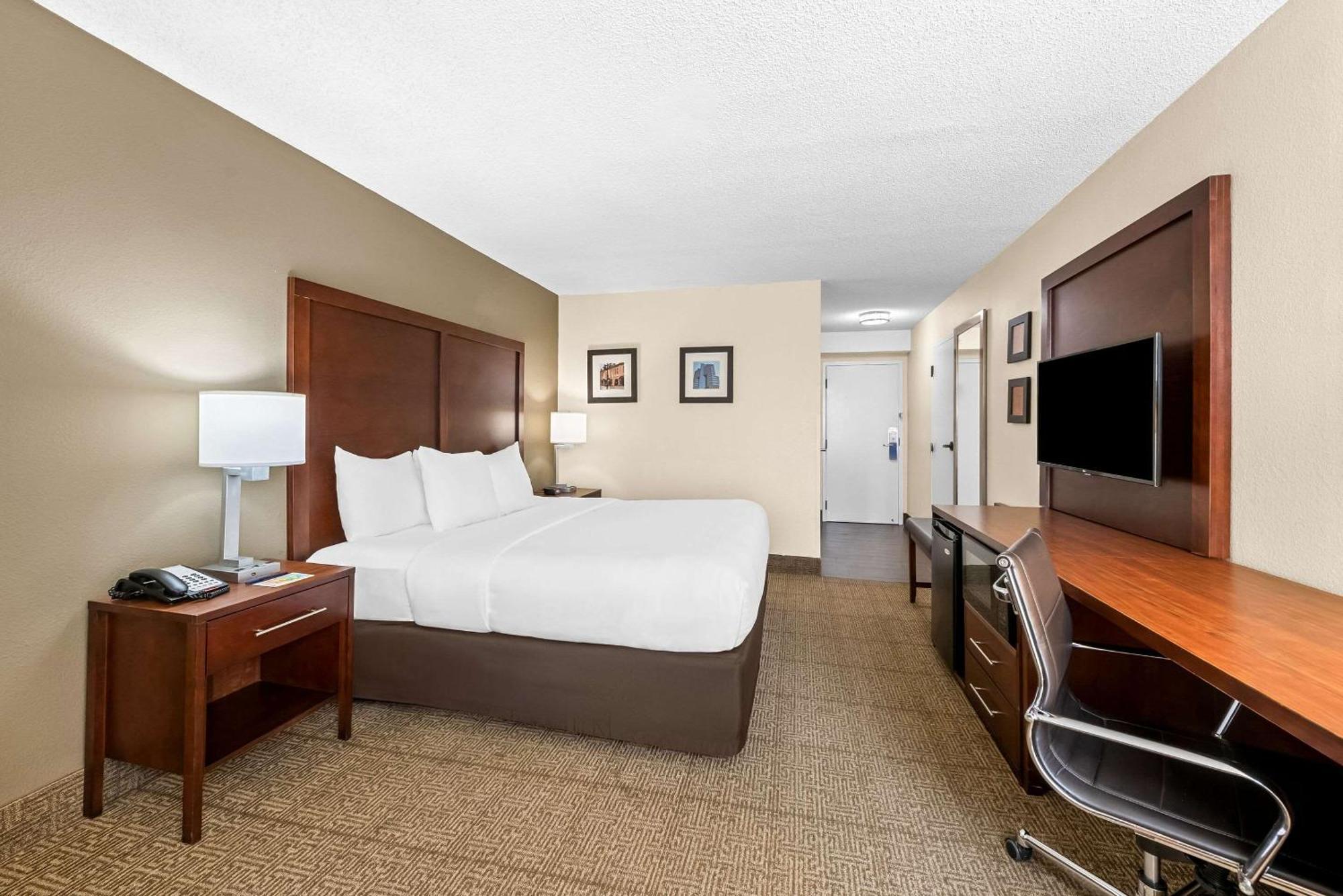 Comfort Inn & Suites Durham Near Duke University Экстерьер фото