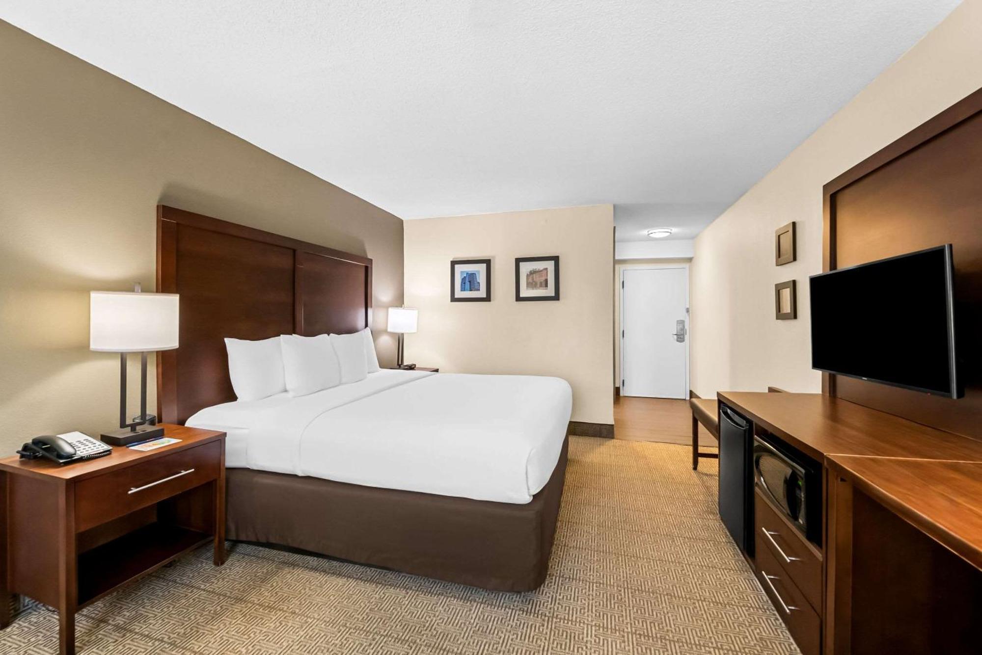 Comfort Inn & Suites Durham Near Duke University Экстерьер фото