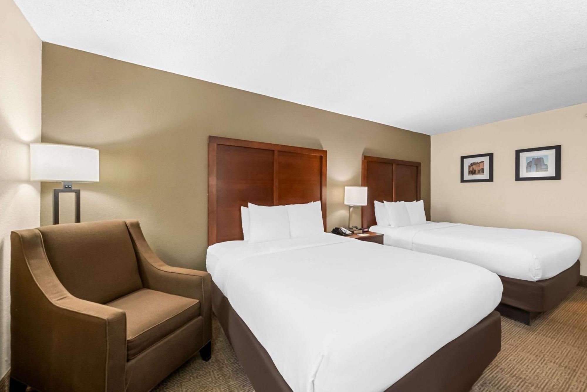 Comfort Inn & Suites Durham Near Duke University Экстерьер фото