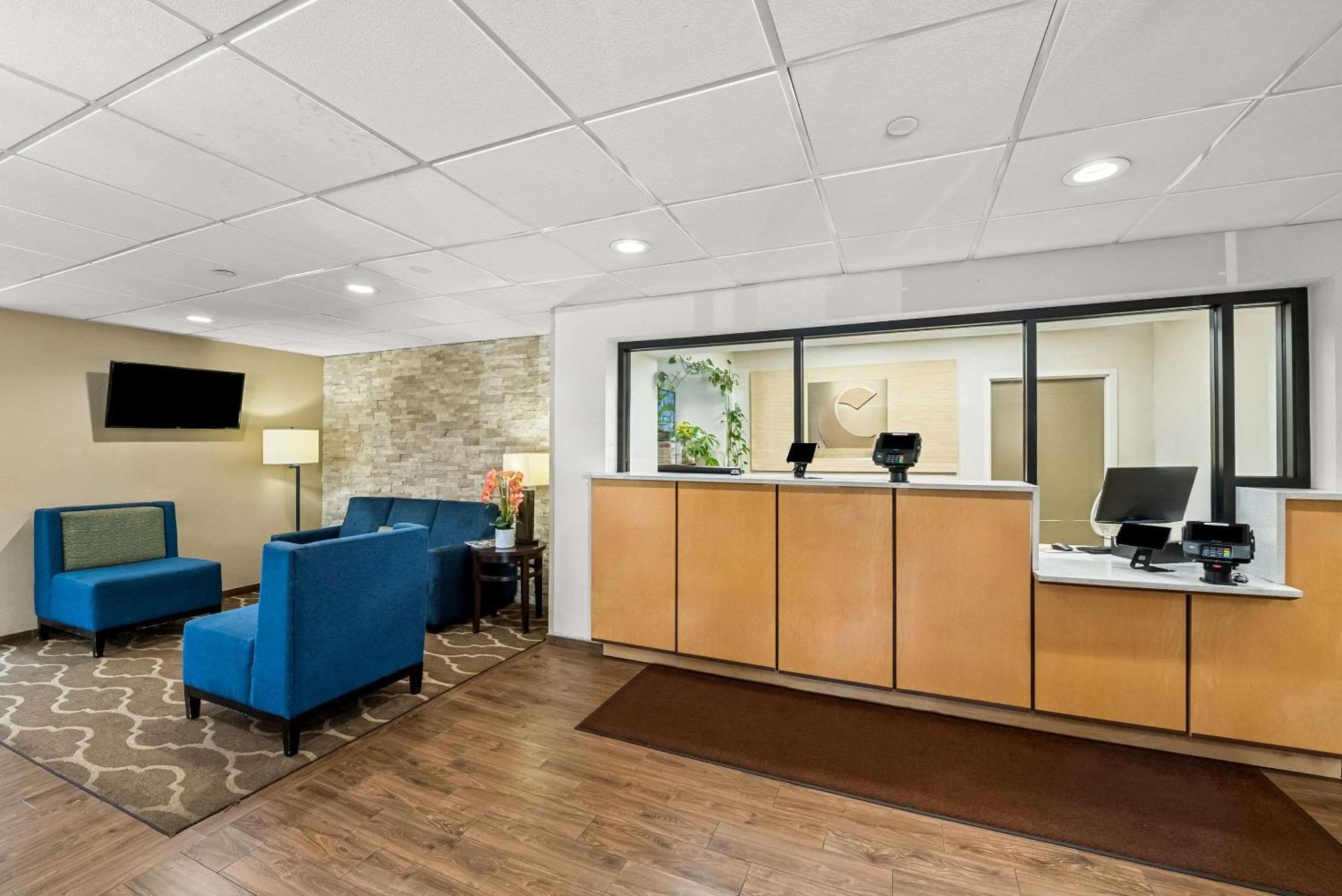 Comfort Inn & Suites Durham Near Duke University Экстерьер фото